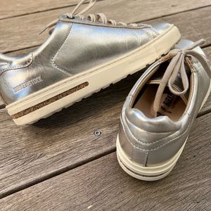 brand new ! such a stylish shoe.